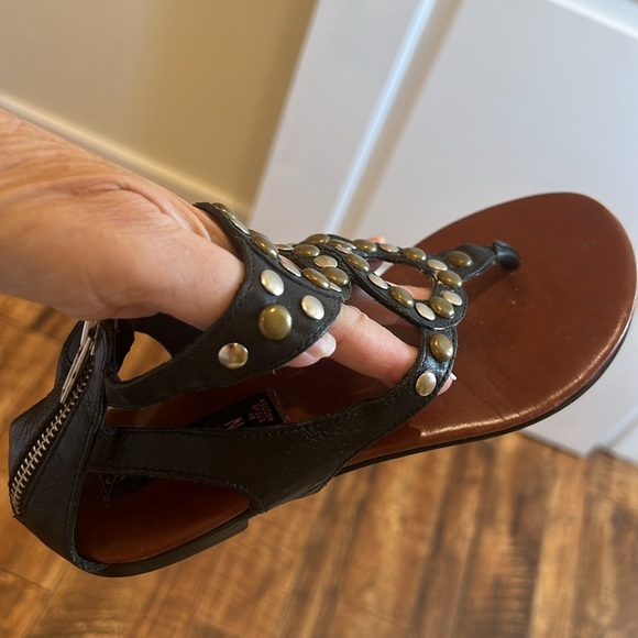 Black Studded sandals by Steve madden 6.5 - Picture 4 of 5